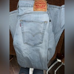 Levi’s Vintage light wash 501s LEVI STRAUS
514*
W 34 L 30 (OFFERS WELCOME)